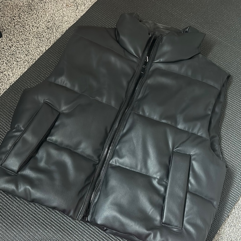 Women’s  Black Puffer Vest